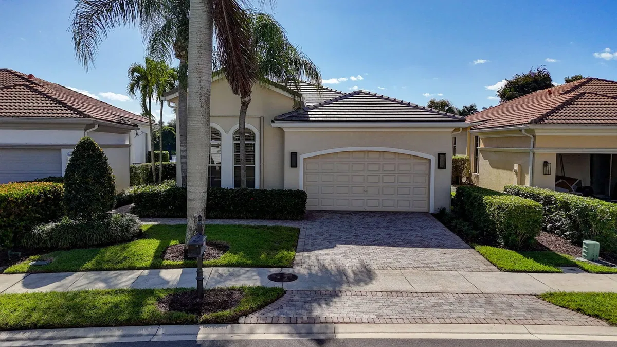 Mirasol Country Club Residence