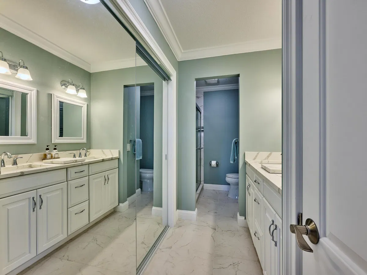 Unit 112 photo 34