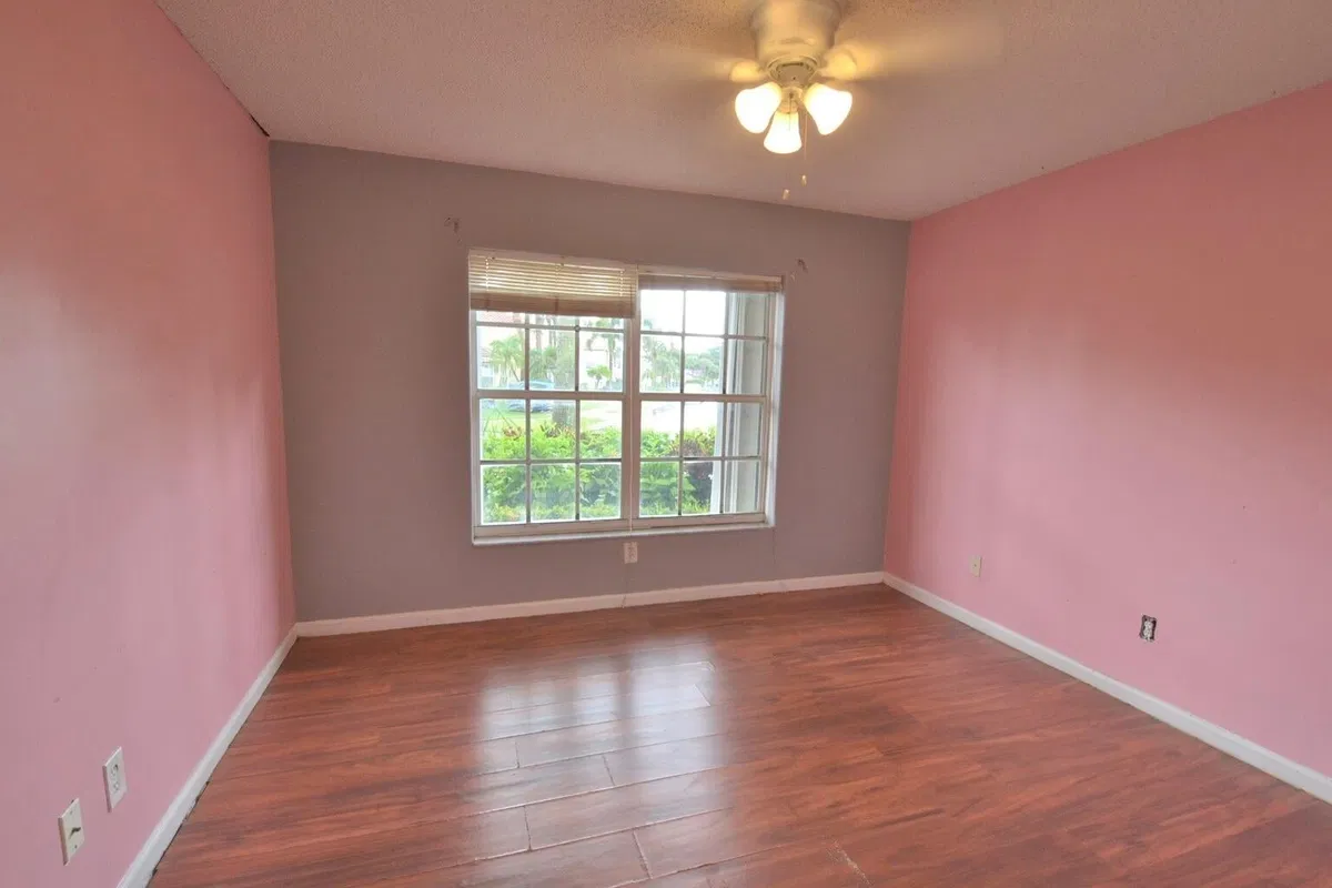  Residence photo 16