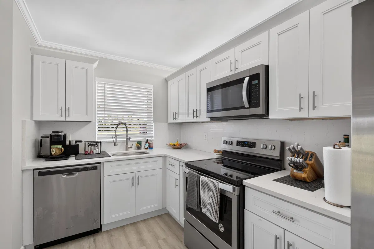Unit 202 photo 10