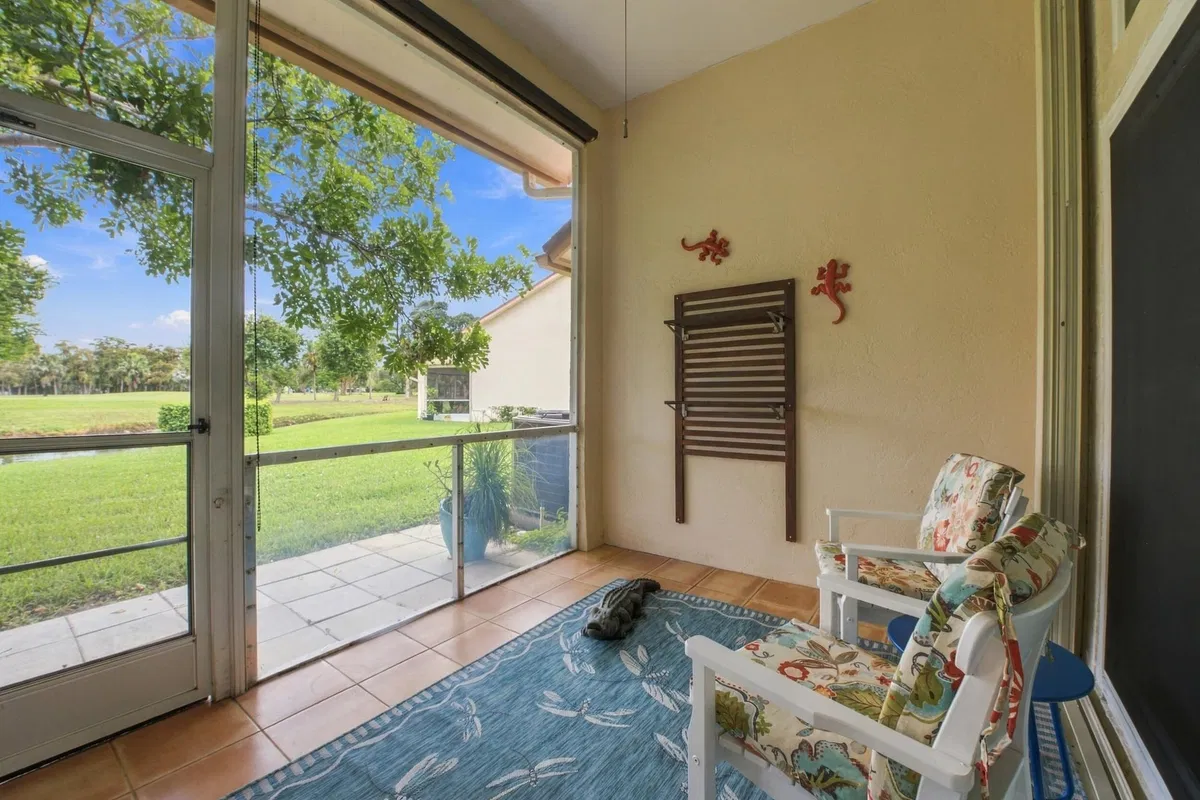 Unit 186 photo 31