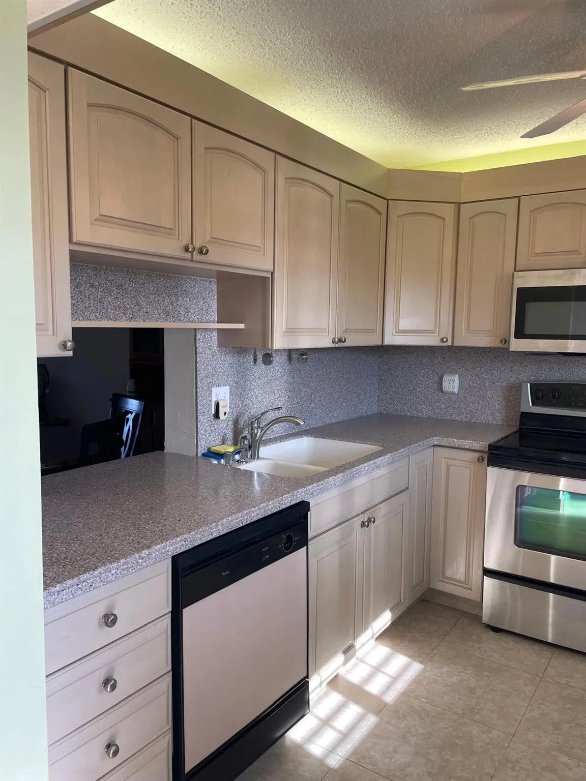  Unit 411 photo 7