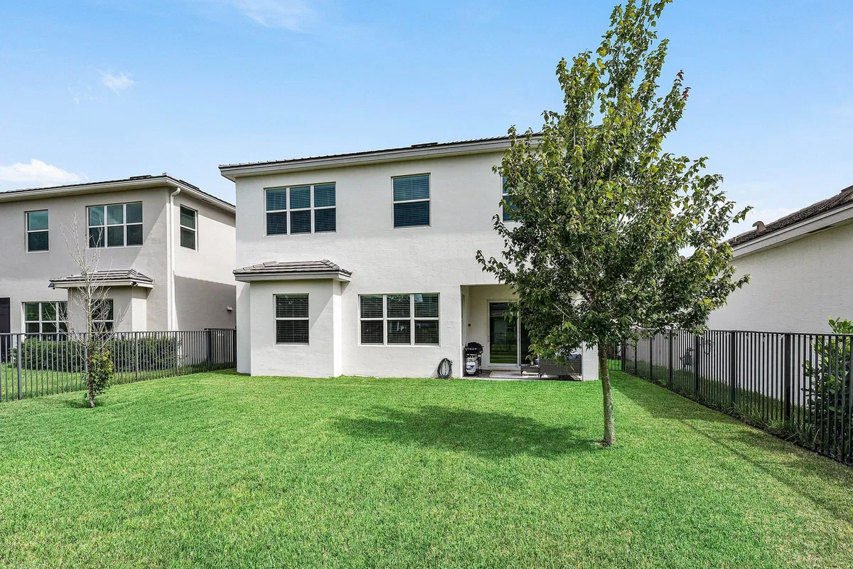  Residence photo 37