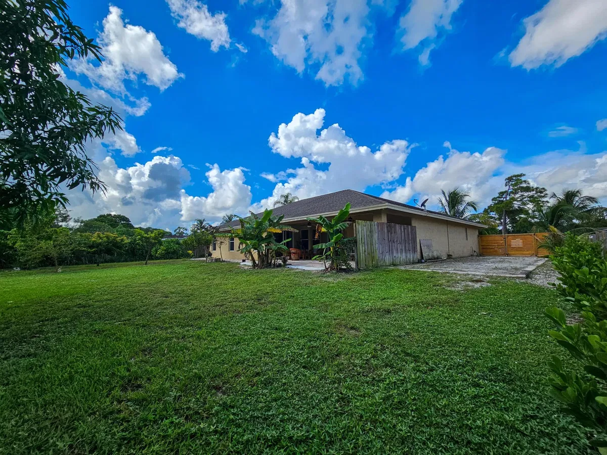 Residence photo 19