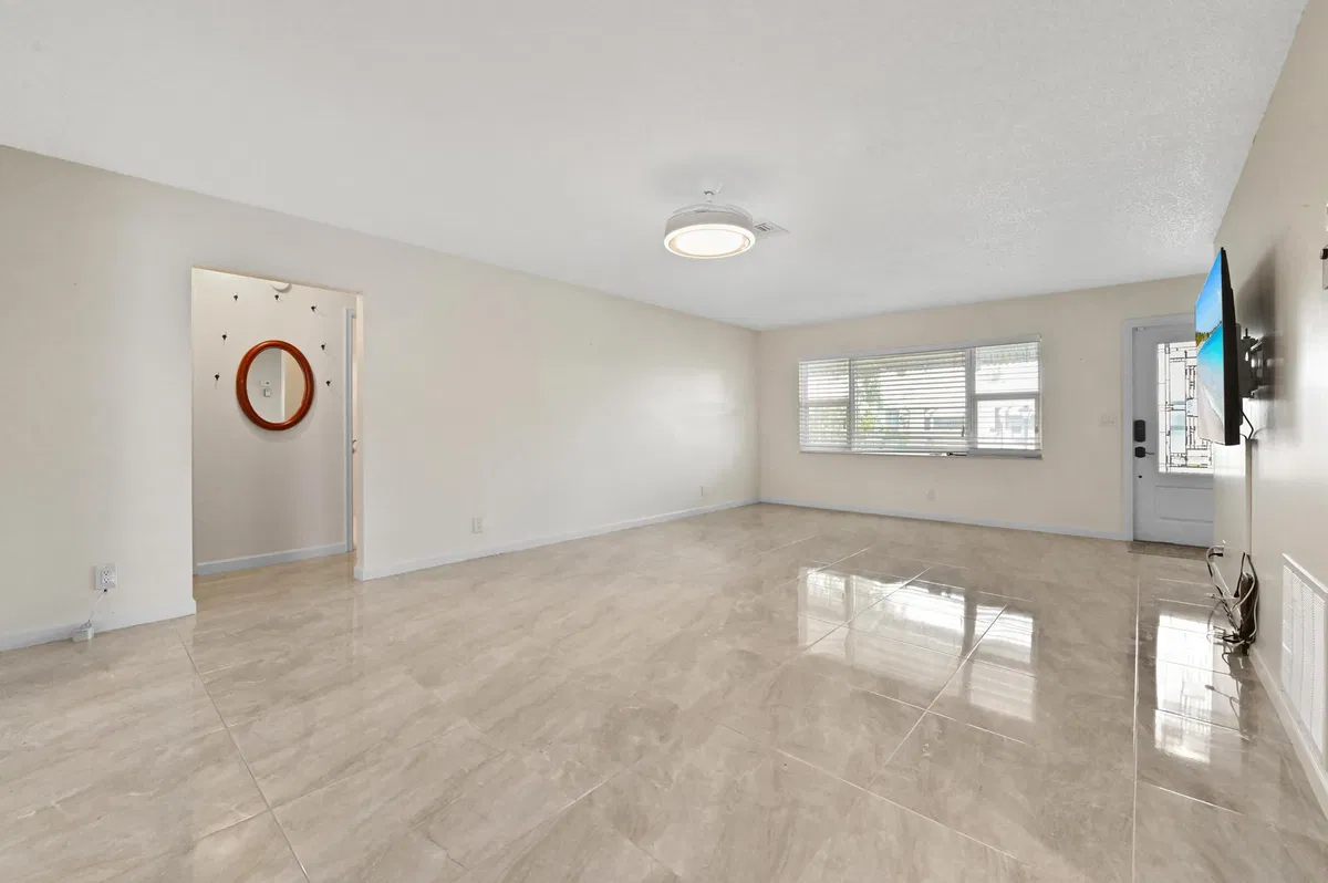 Residence photo 4