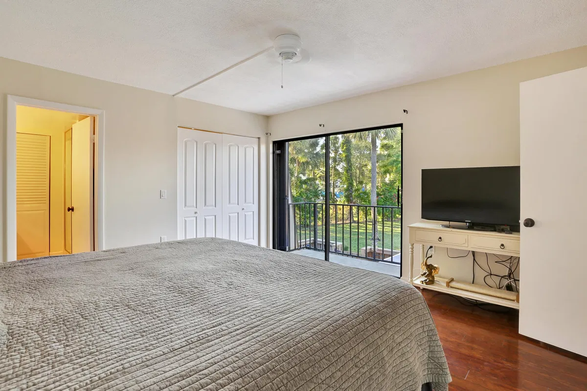  Residence photo 16