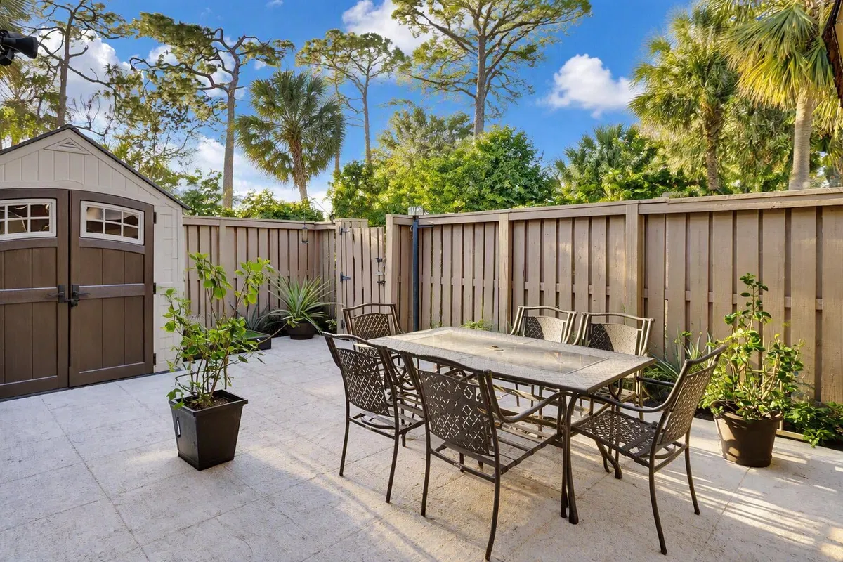  Residence photo 22