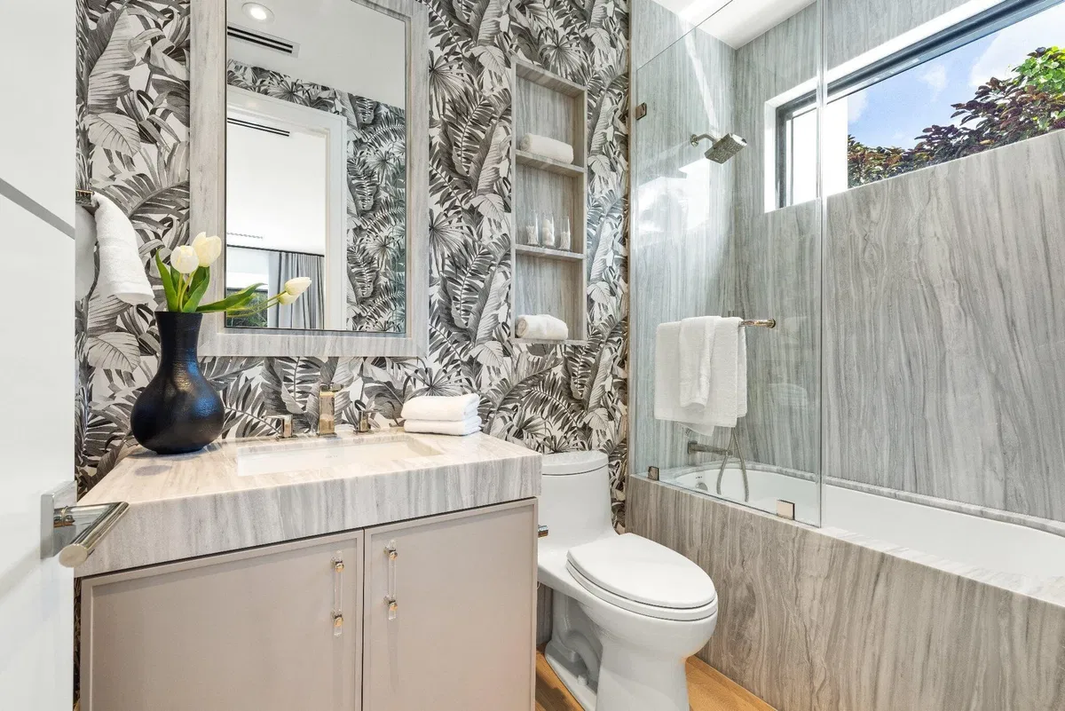 North End Palm Beach Residence photo 16