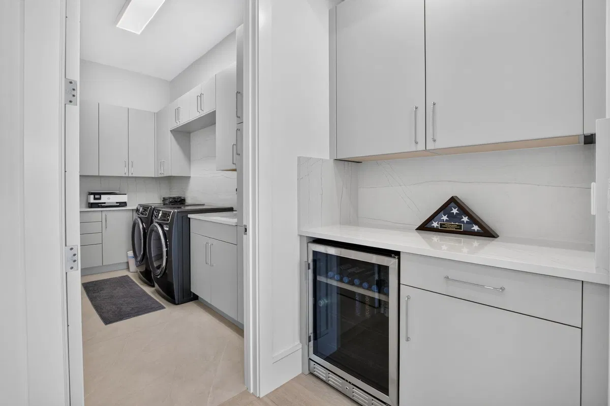  Residence photo 79