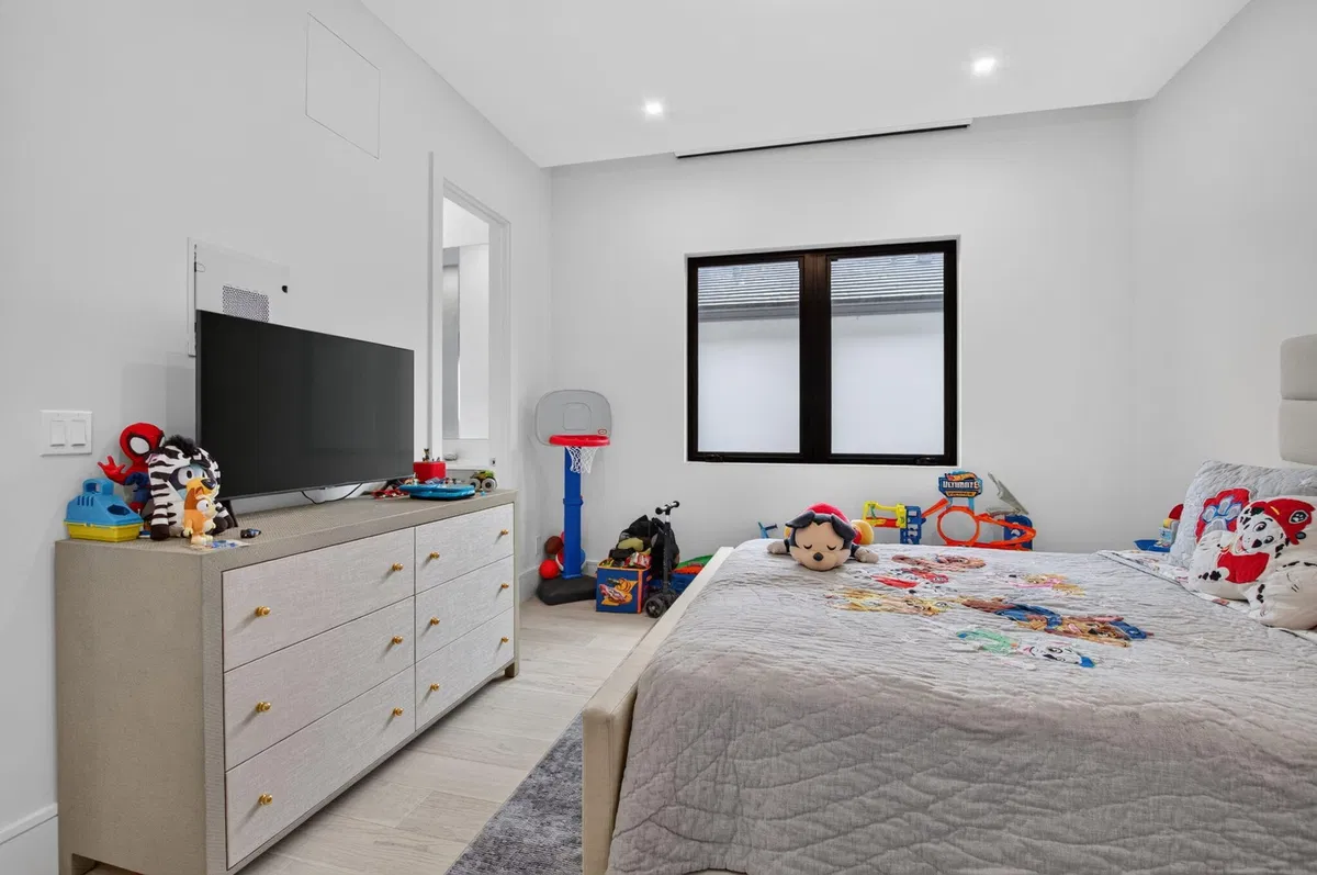  Residence photo 82