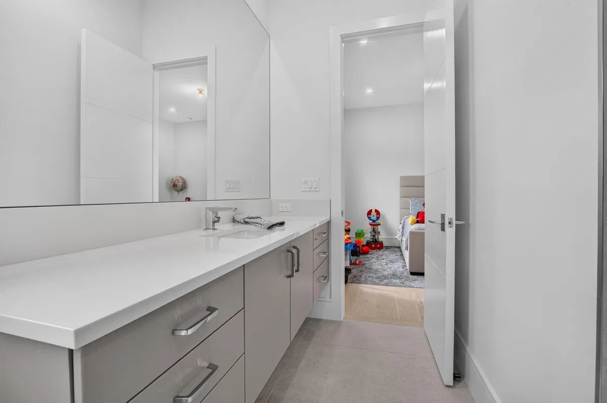  Residence photo 85