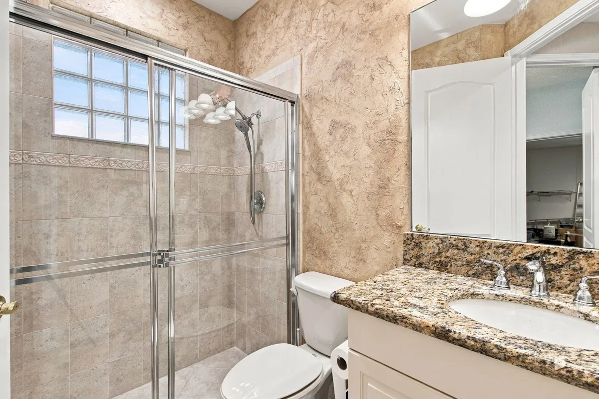  Residence photo 19