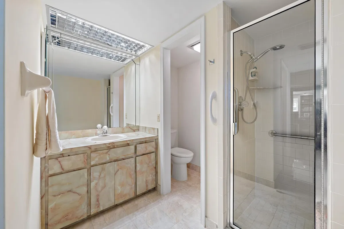 Residence photo 19