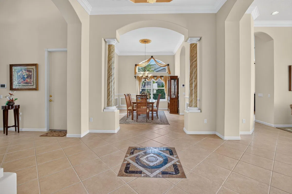 Residence photo 16