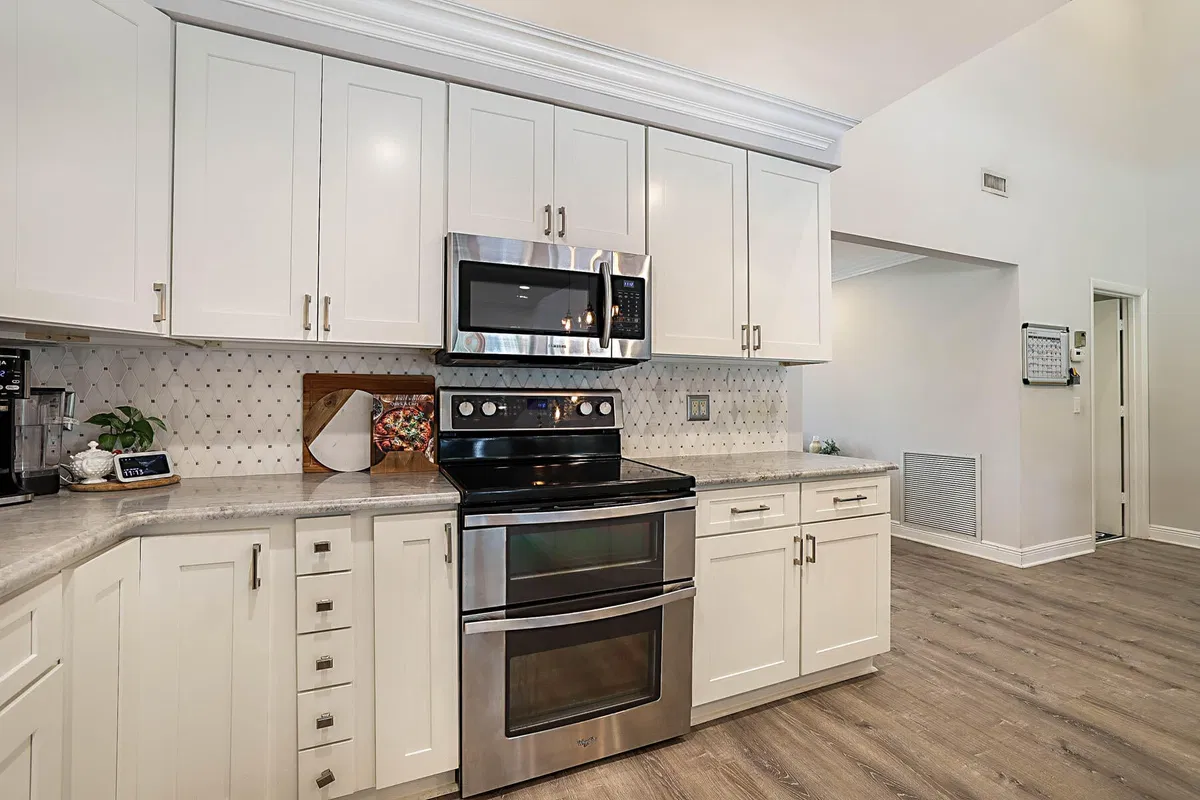 Residence photo 16