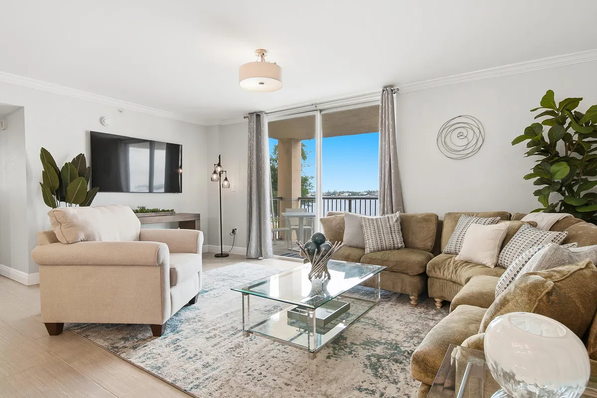 Flagler Pointe Unit 201 photo 10