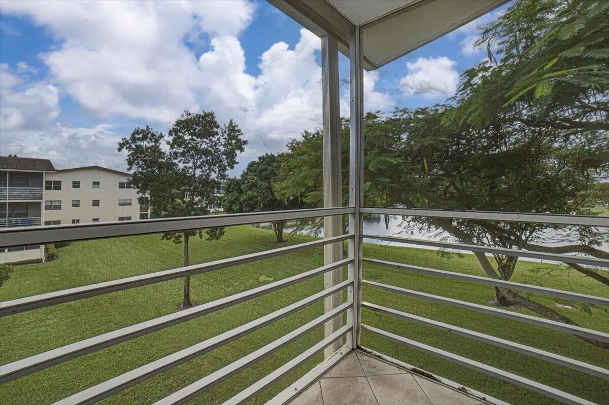 Unit 291 photo 19