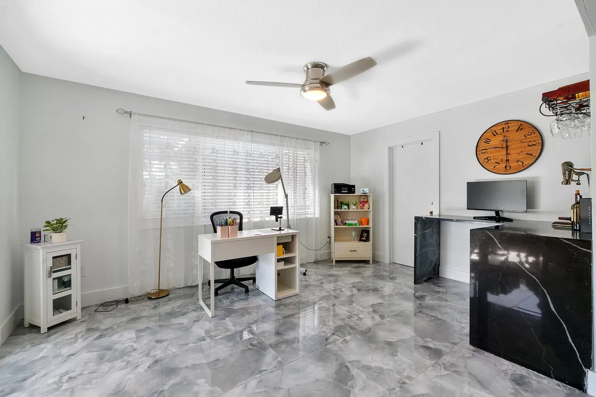  Residence photo 19