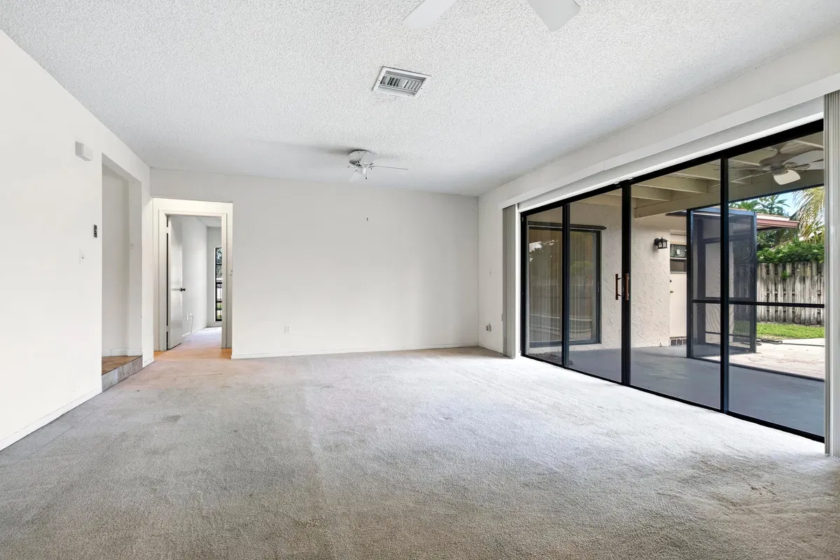 Residence photo 19