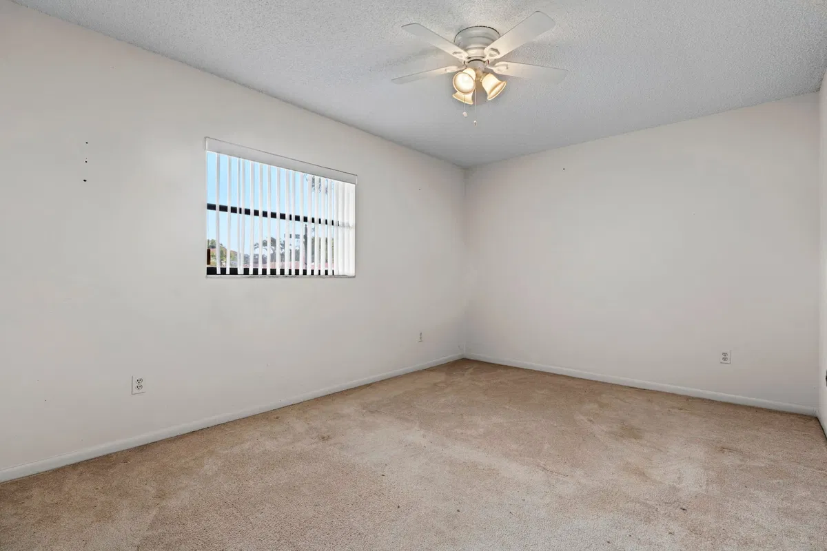 Residence photo 31