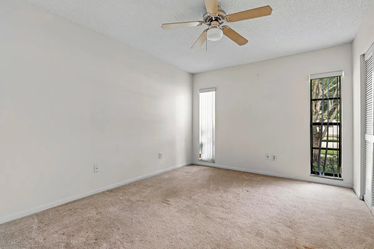 Residence photo 34