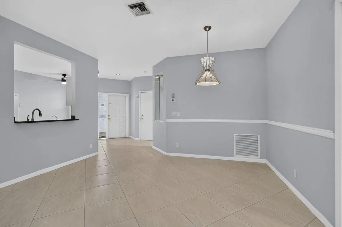 Unit Apt 1 photo 19