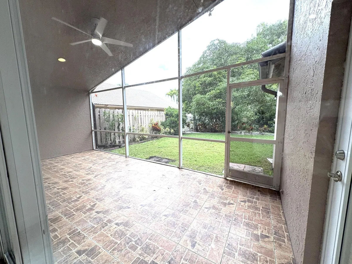 Residence photo 19