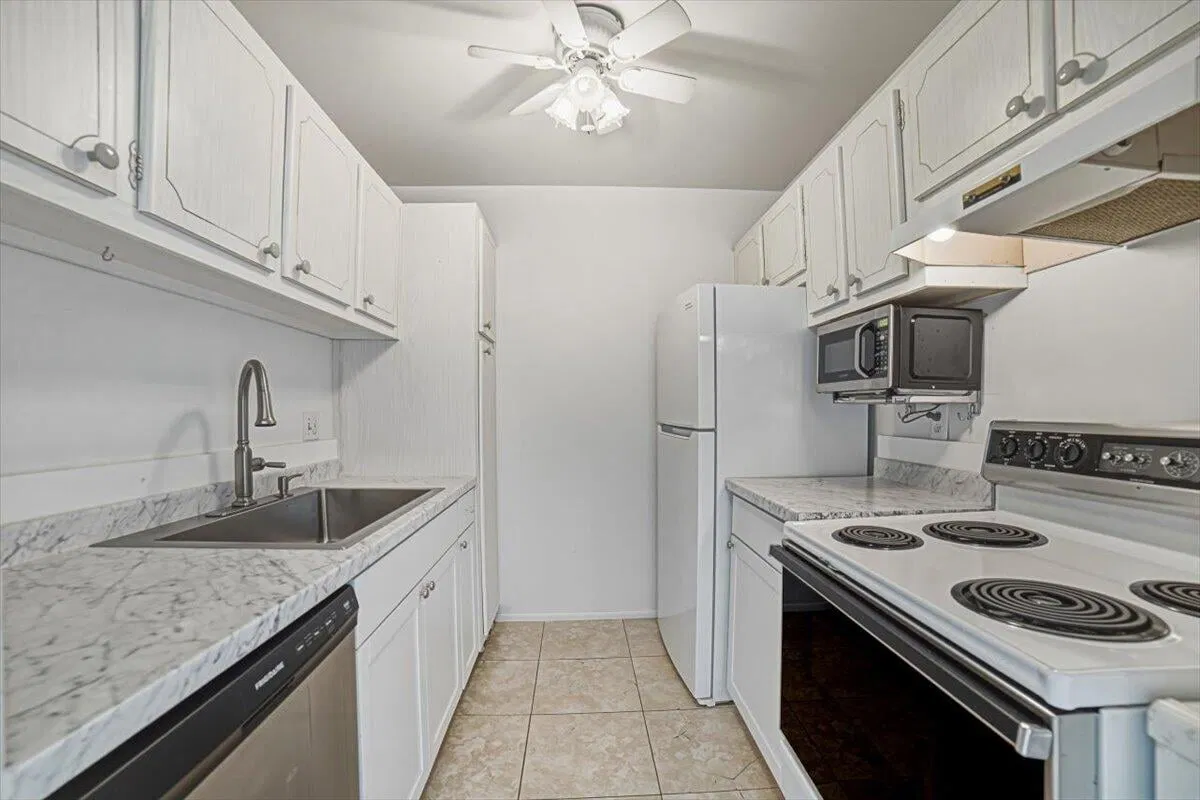 Unit 306 photo 10