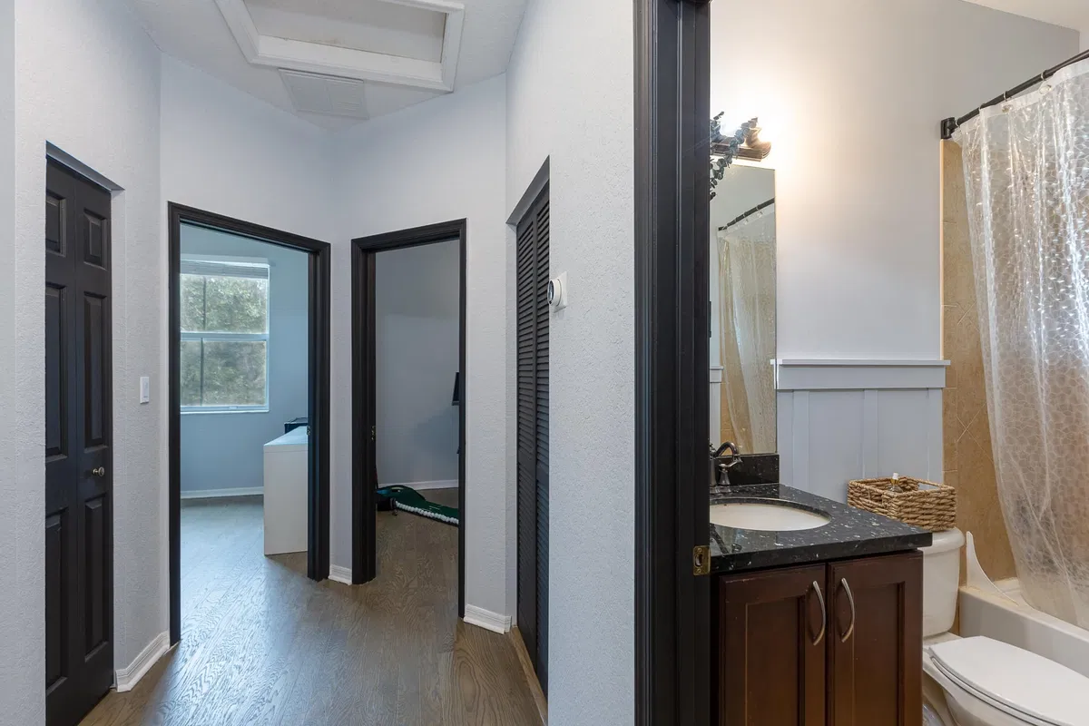 Residence photo 19