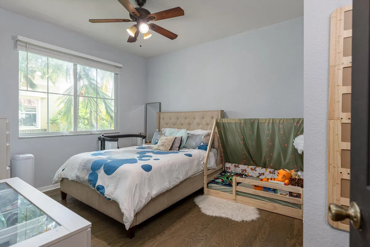 Residence photo 25