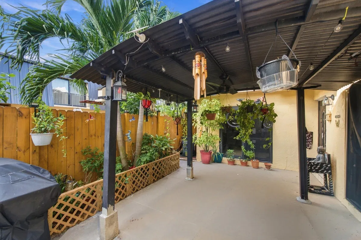 Residence photo 25