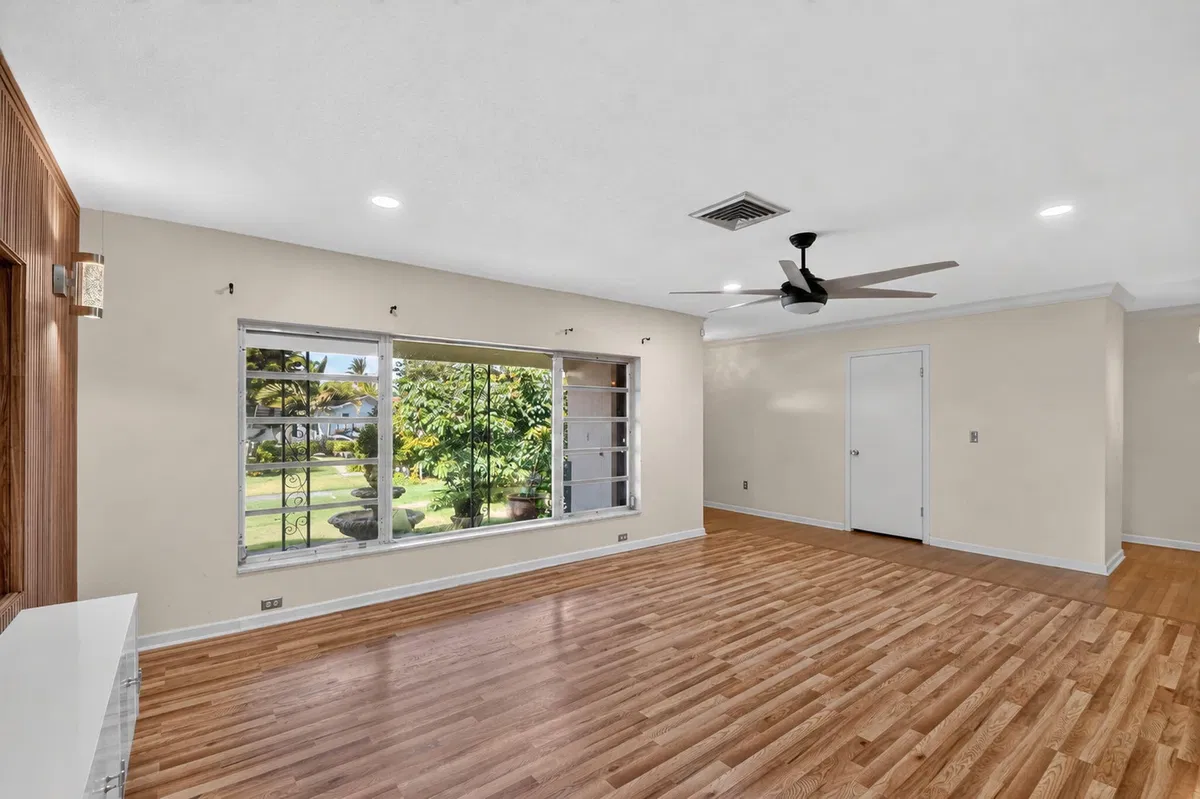  Residence photo 16