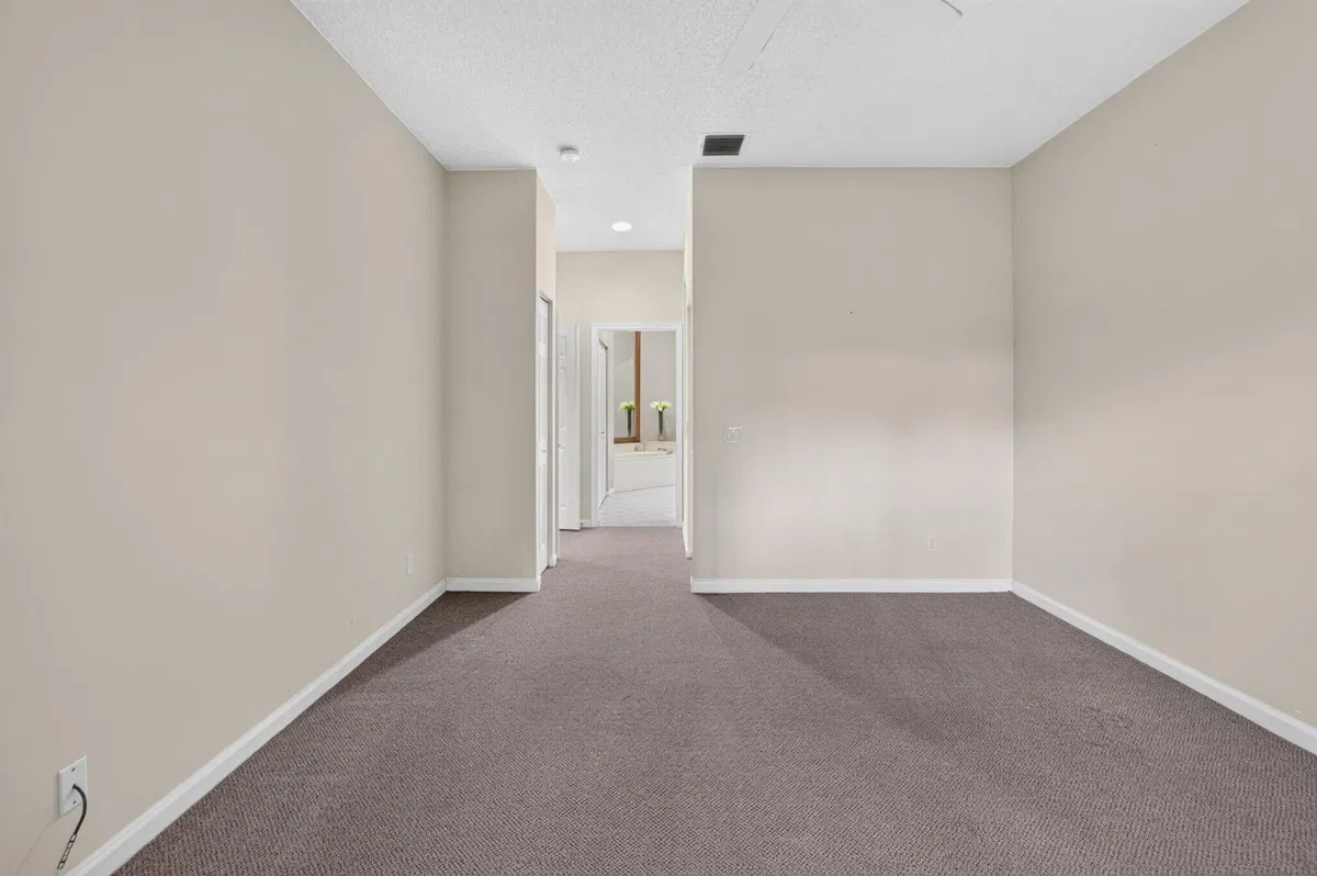  Residence photo 19