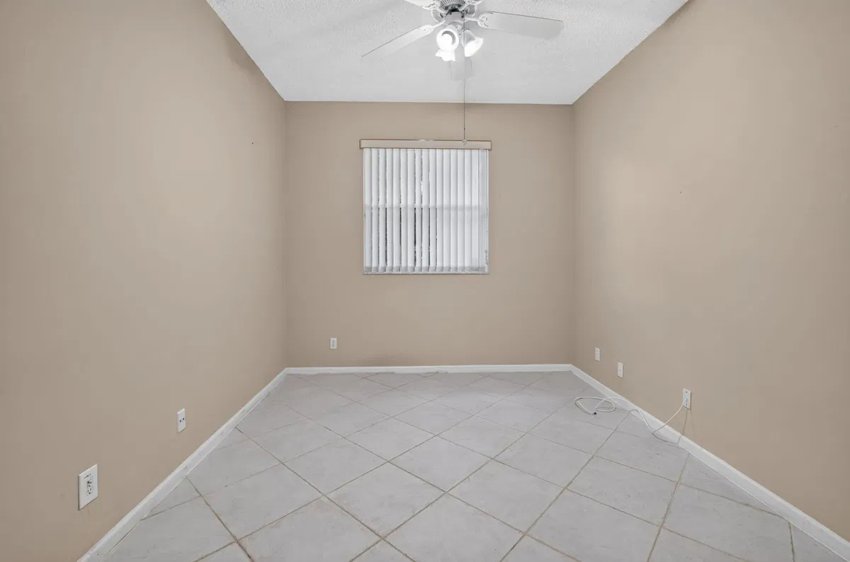  Residence photo 25