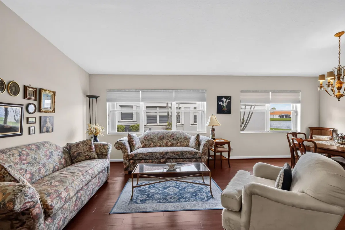  Residence photo 16