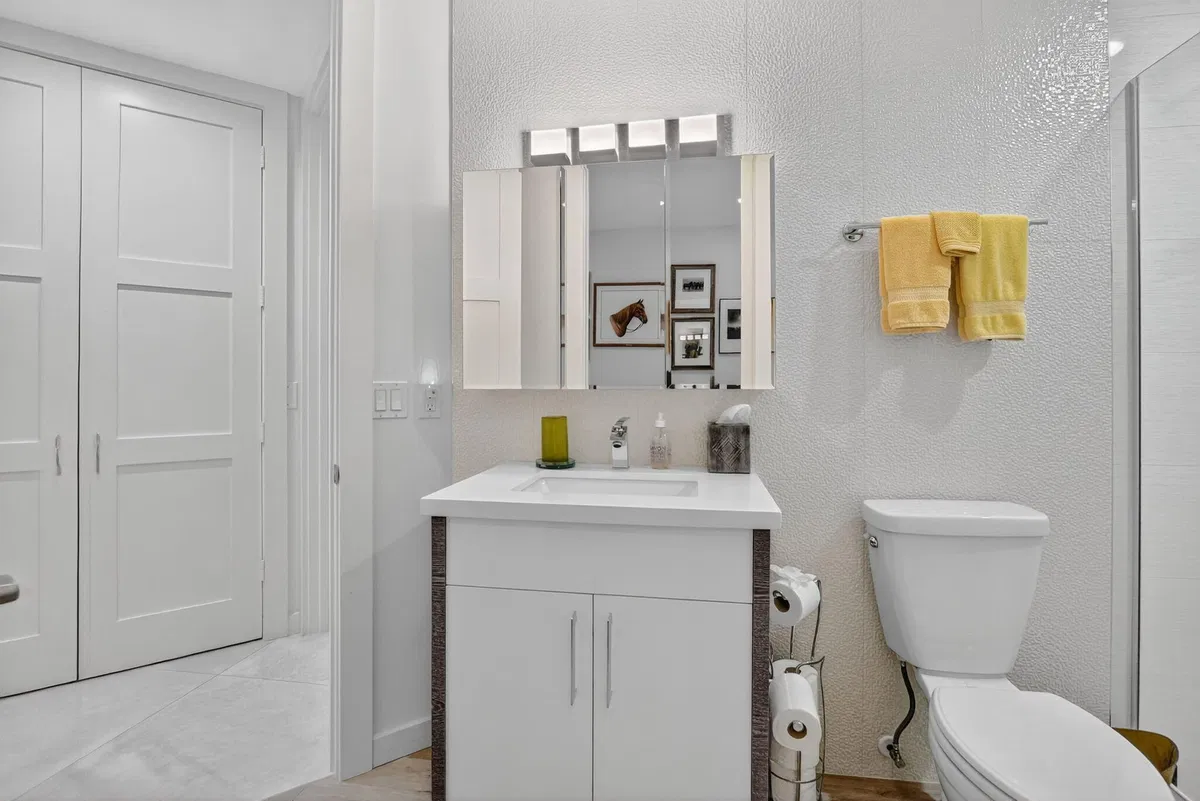 Unit 104 photo 28