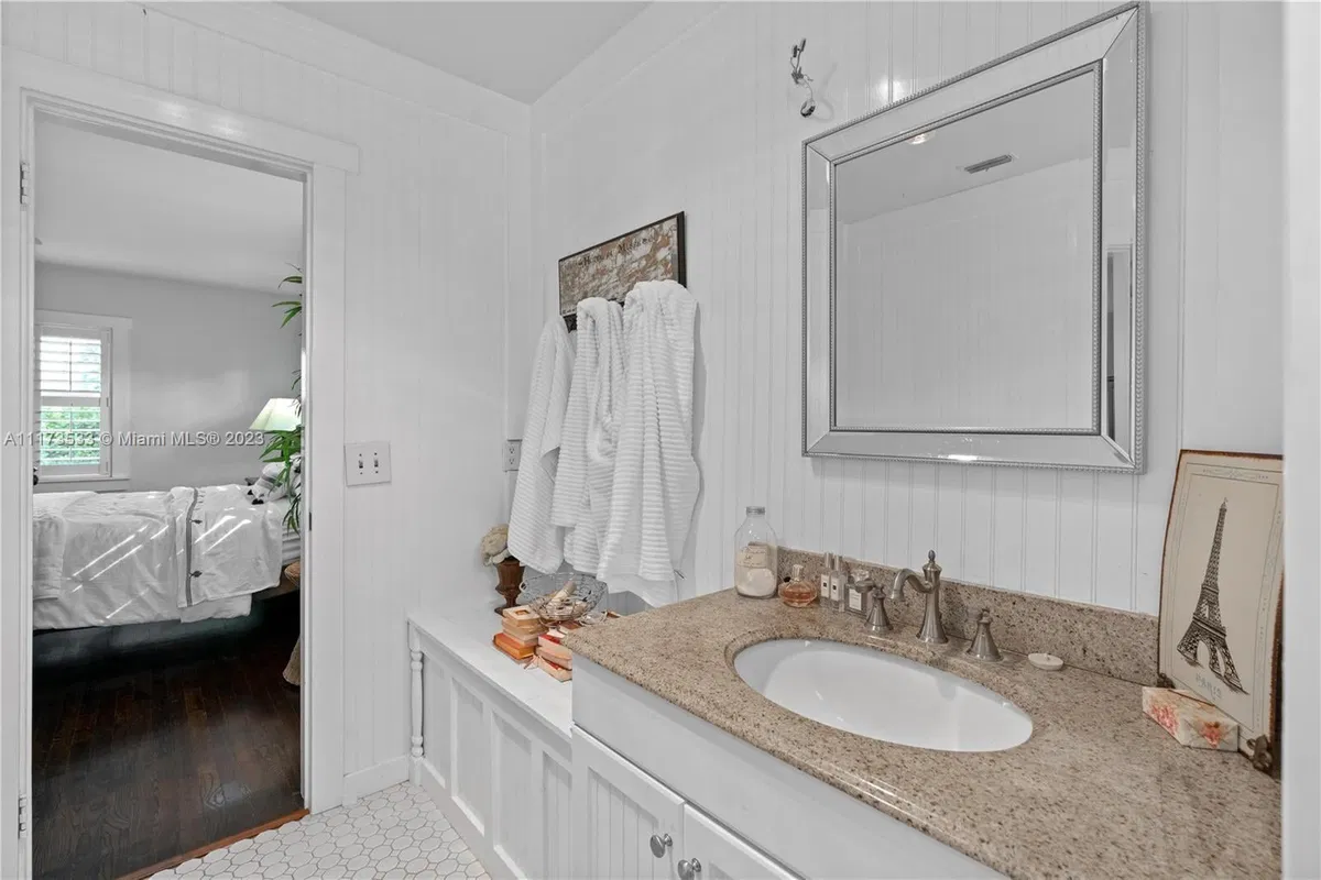 Residence photo 31