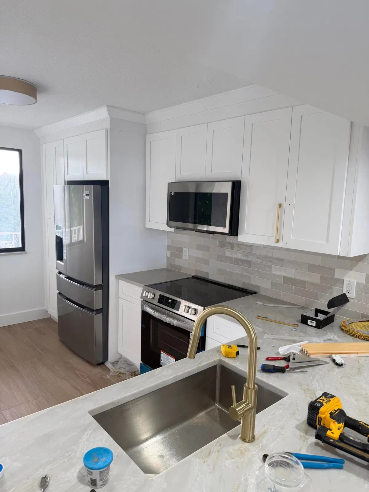 Unit 406 photo 4