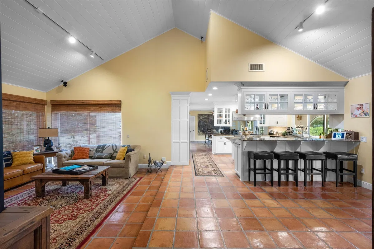 Palm Beach Point East Residence photo 13