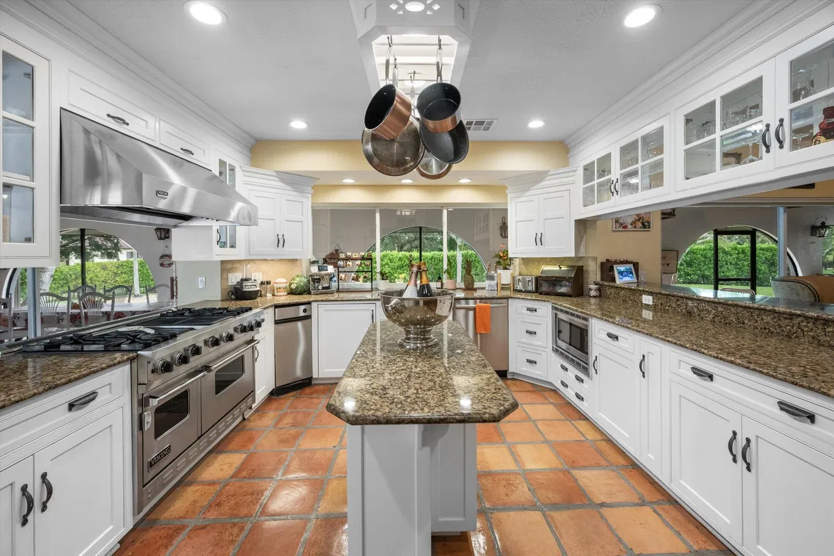 Palm Beach Point East Residence photo 19