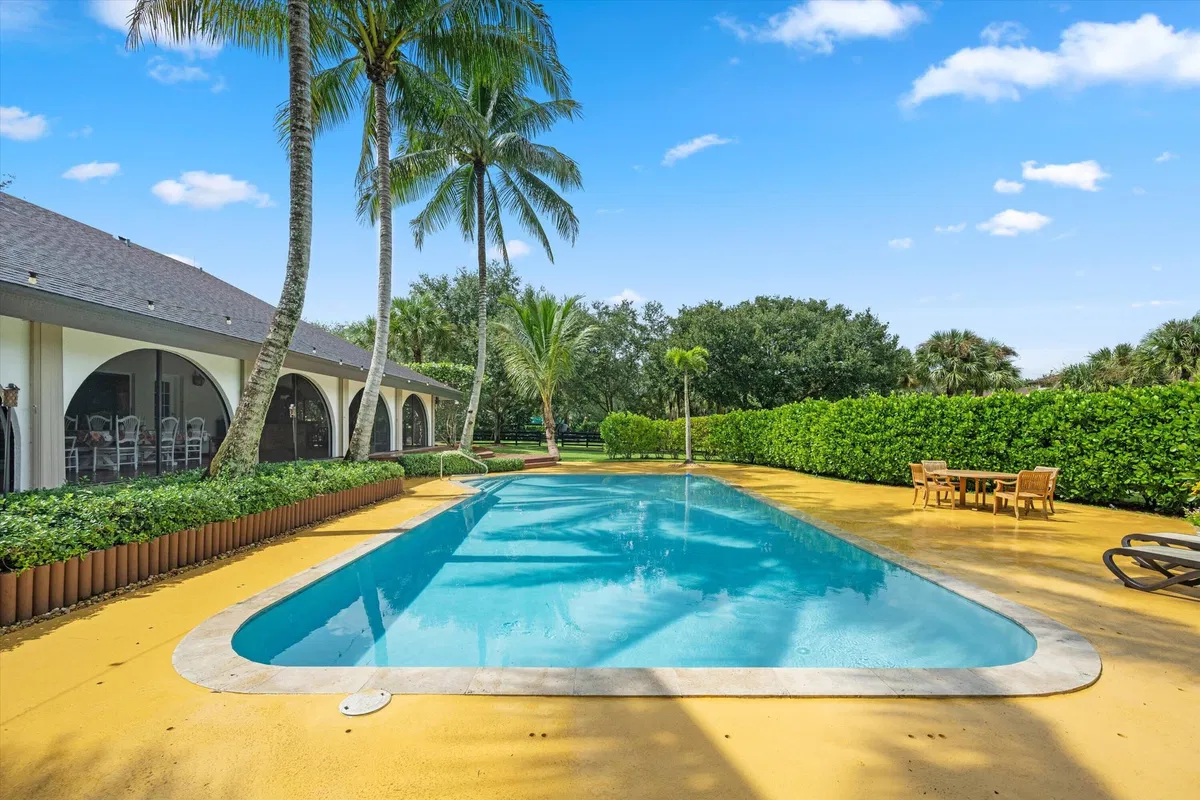 Palm Beach Point East Residence photo 46