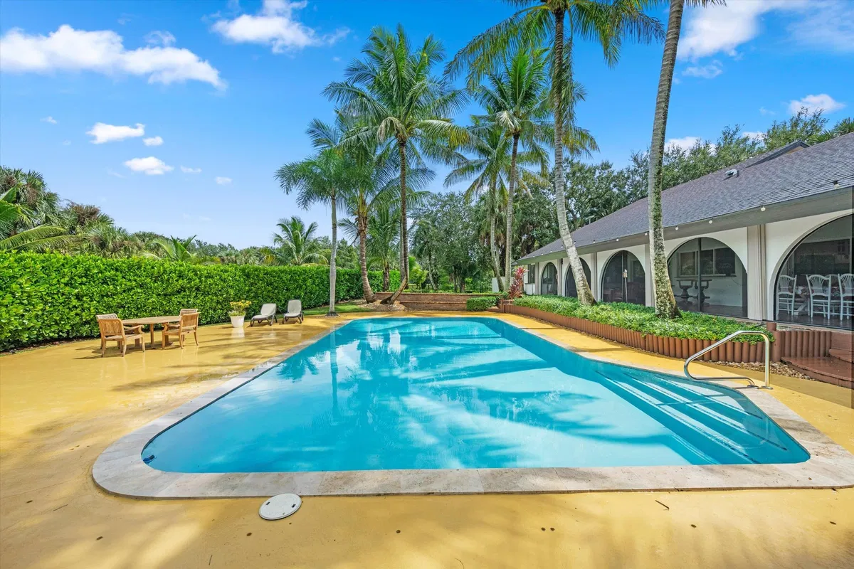 Palm Beach Point East Residence photo 49