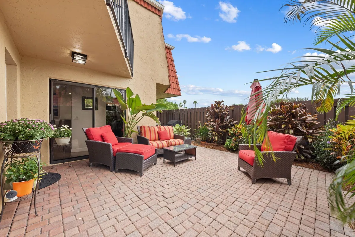 Residence photo 4