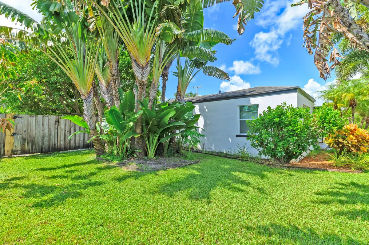 SoSo West Palm Beach Residence photo 28