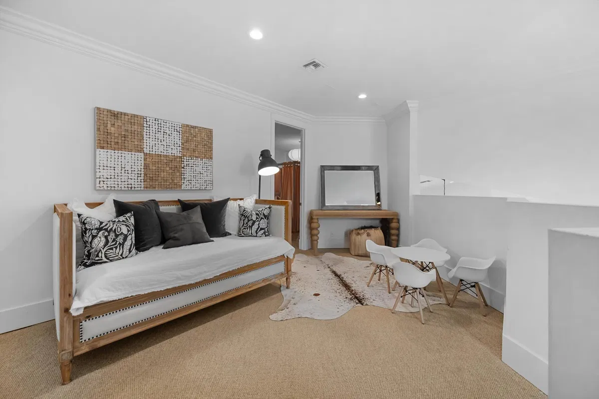 Residence photo 19