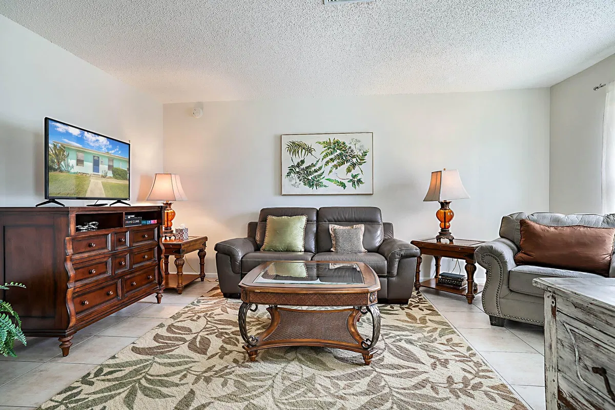 Residence photo 4