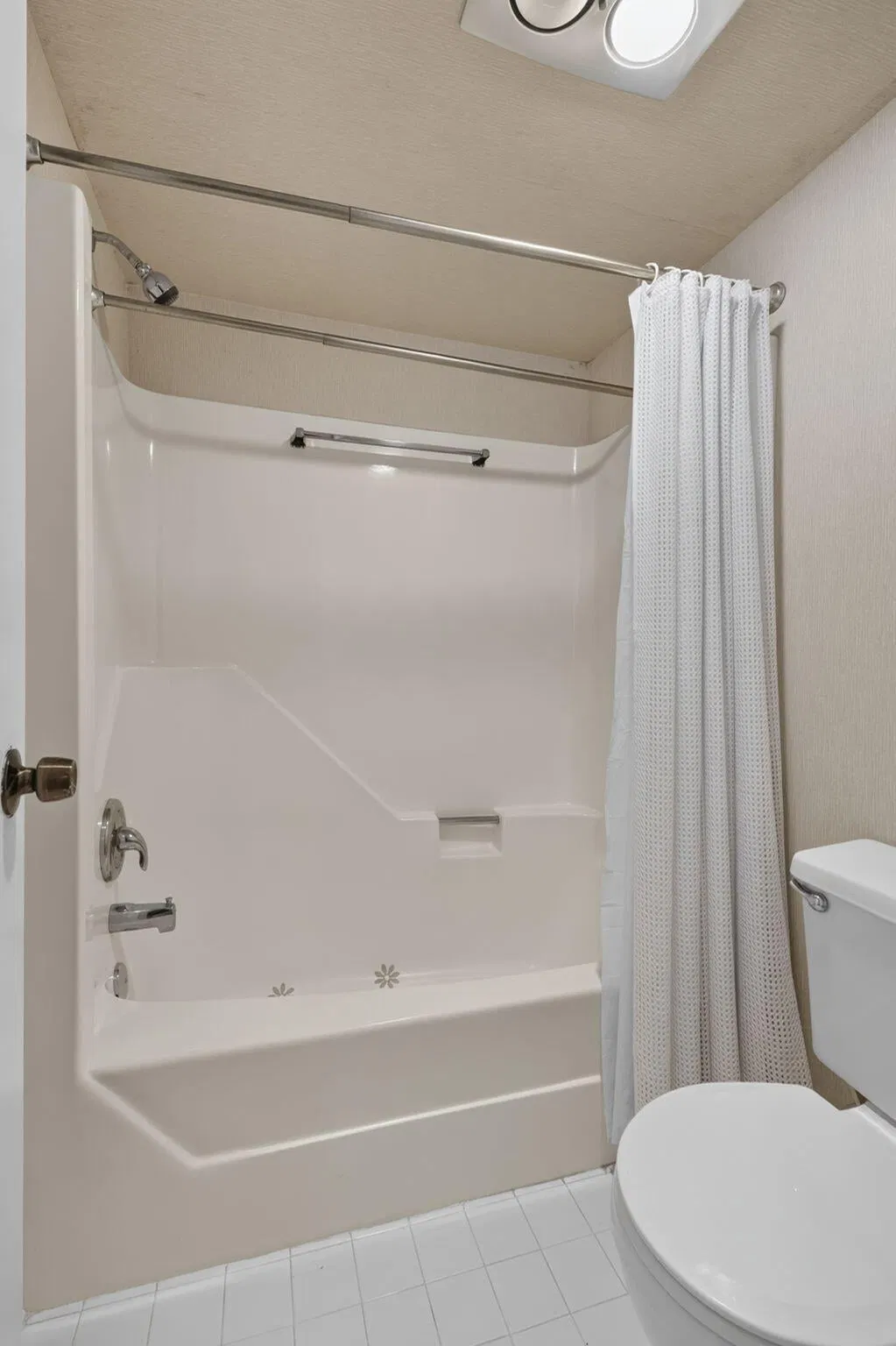 Unit 190 photo 22