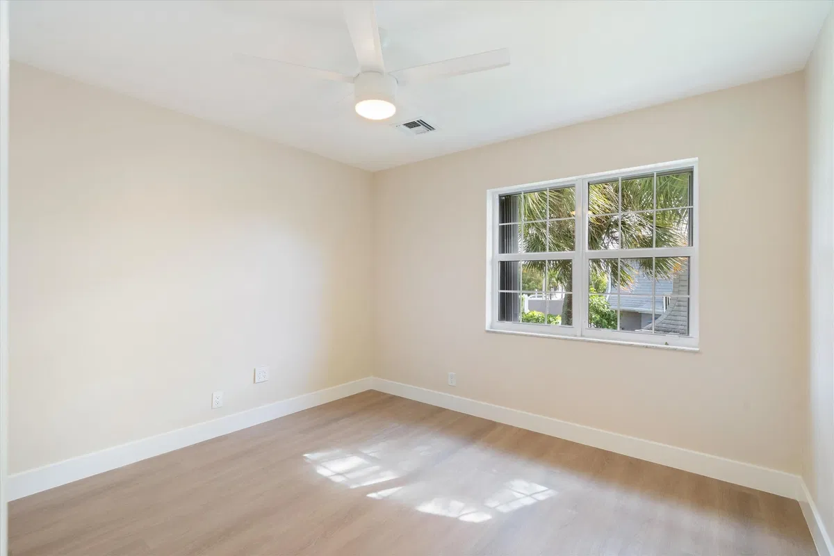 Residence photo 19