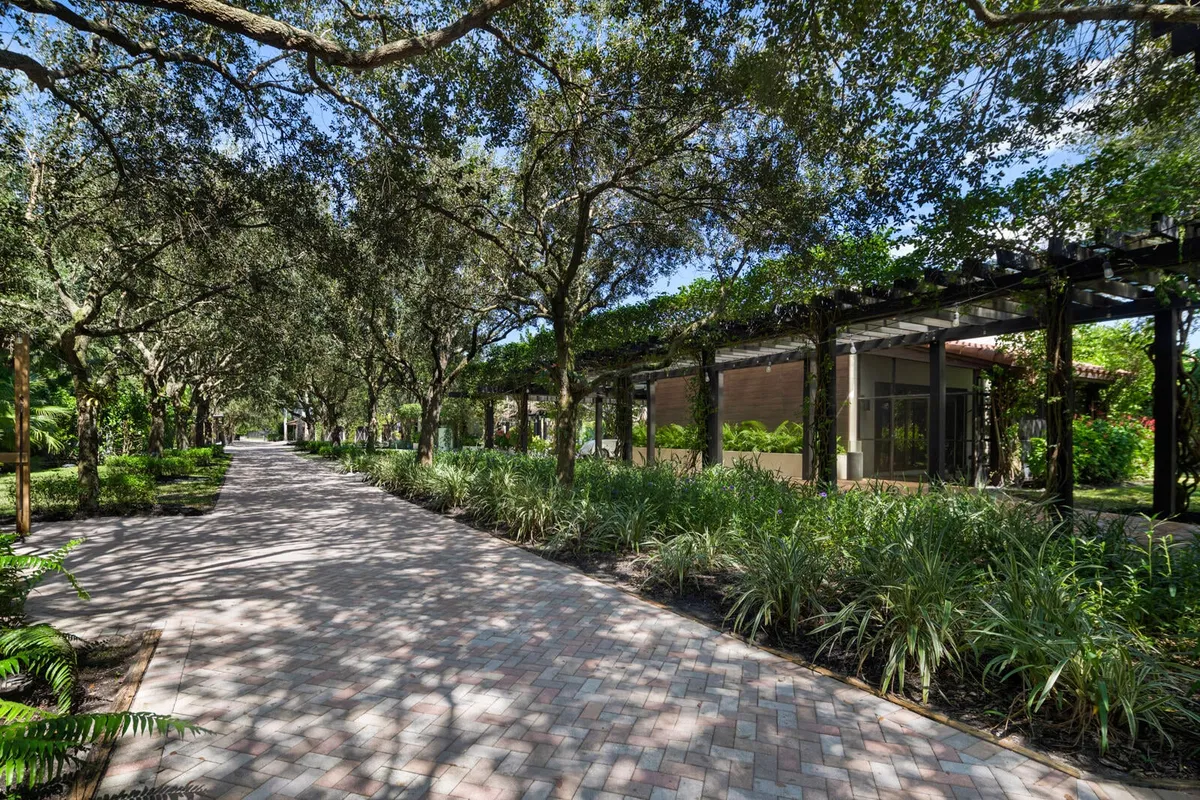 Residence photo 43