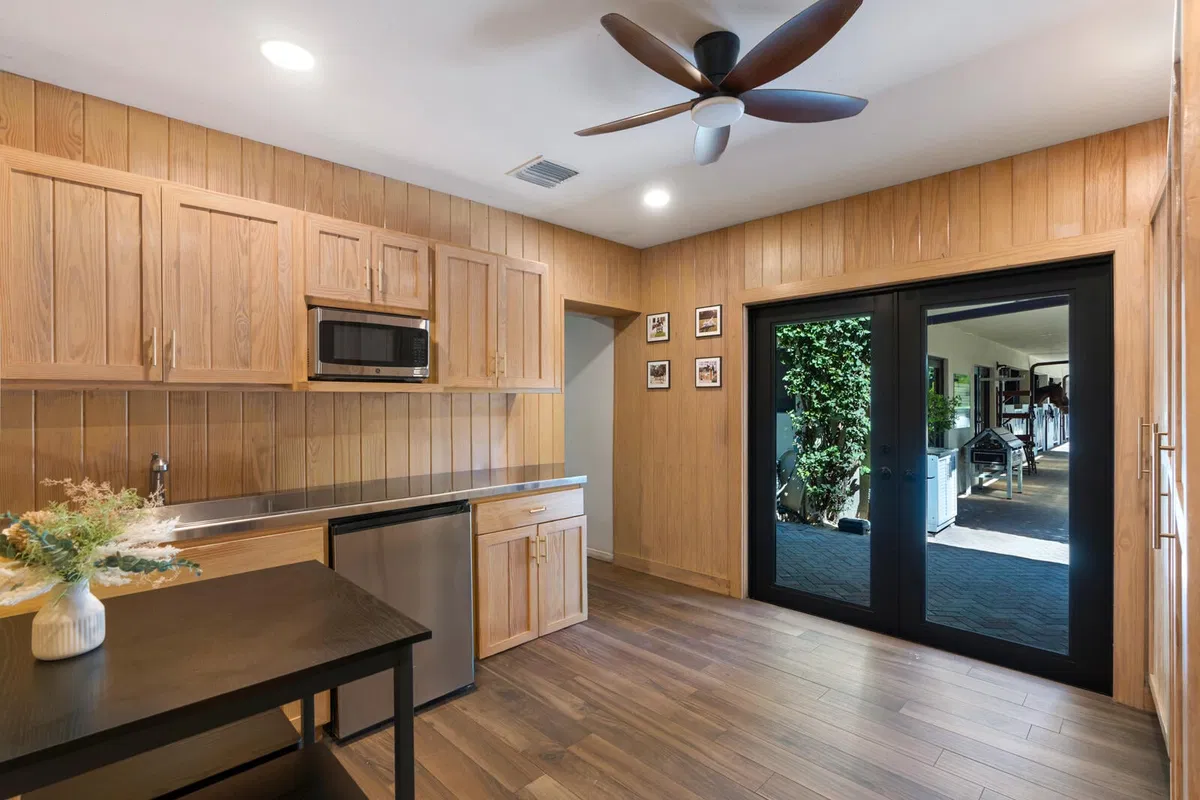 Residence photo 73